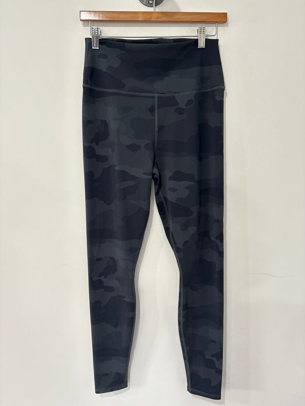 ALO High Rise Camo Leggings Black / Gray Size L